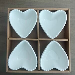 NWT Superior Porcelain Set of 4 Heart Shaped Dishes